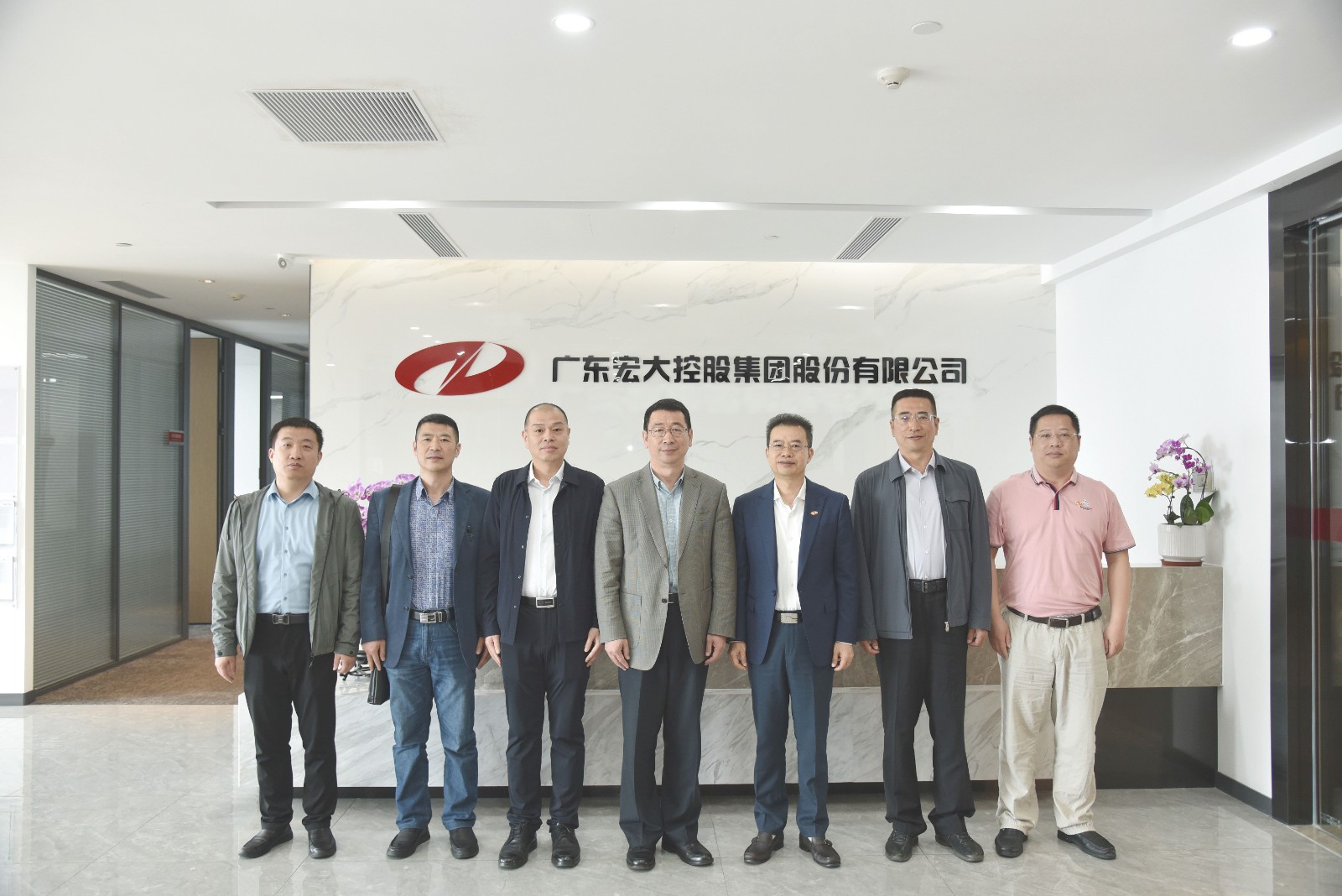 1712889353118169.jpg 6d857d4a0881c24f4db3ed13e60b82b.jpg